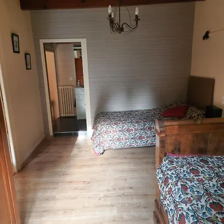 Le Vieux Noyer Bed & Breakfast