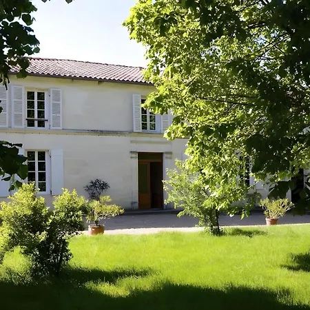 Frühstückspension Le Vieux Noyer 3*