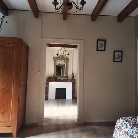 Le Vieux Noyer Reaux